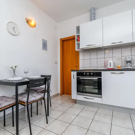 Apartment Mara Trogir