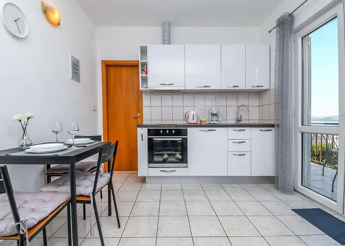 Mara * Τρογκίρ