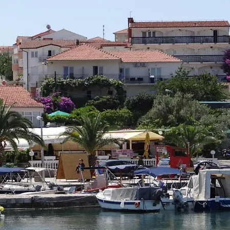 Apartment Apartment Mara Trogir