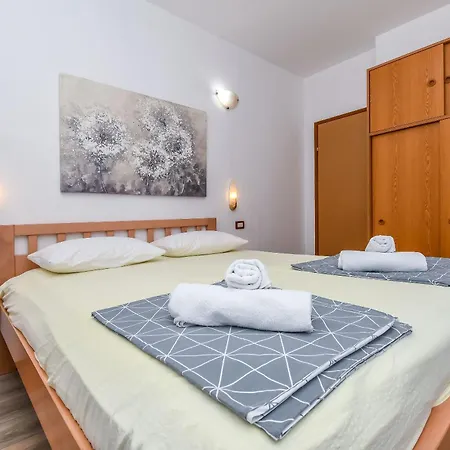 Apartment Mara *