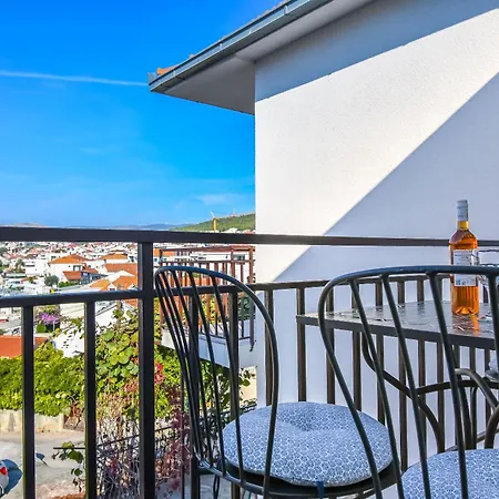 Apartment Mara * Trogir