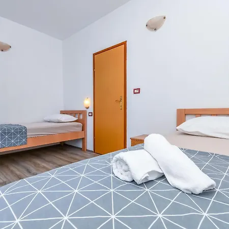 Apartment Mara Trogir